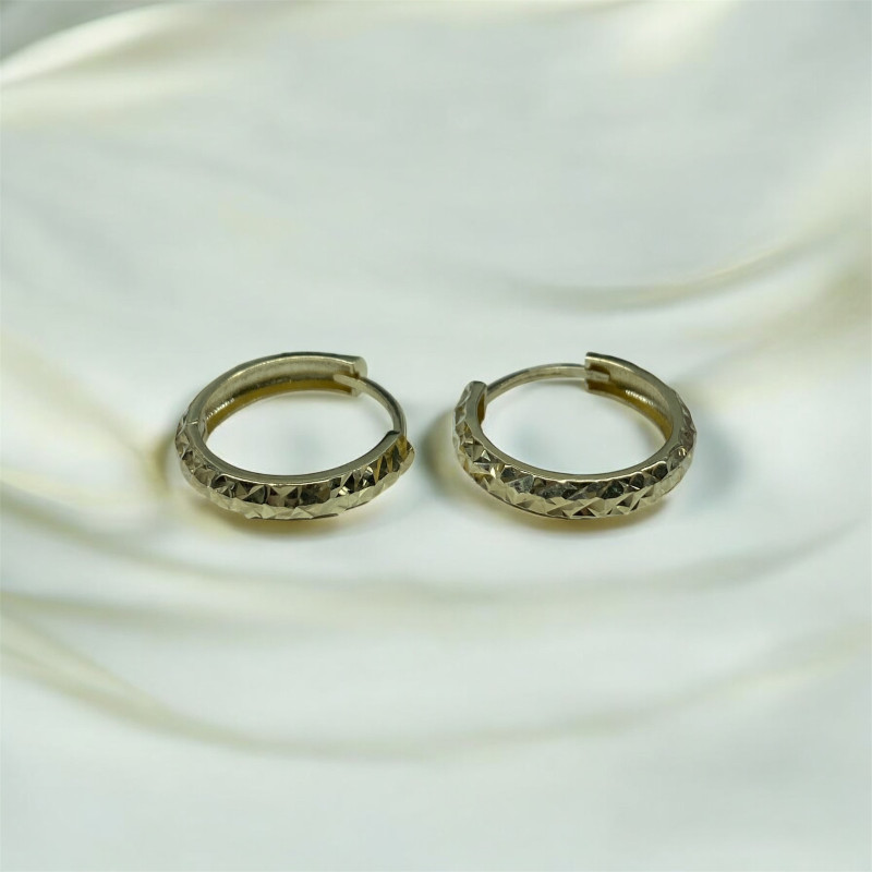 Złote kolczyki kółka grawerowane