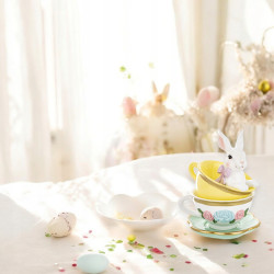 Figurka Królik w filiżance